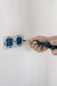 Nowoczesne instalacje elektryczne. fundament bezpieczeństwa i komfortu w każdym budynku